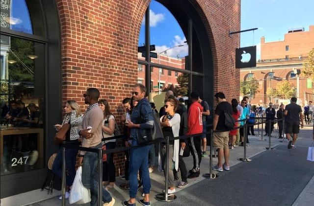 iPhone 7首个周末销售成绩出来了:平淡无奇